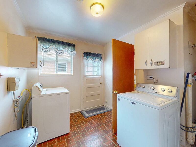 1161 W Grant Drive Des Plaines IL 60016
