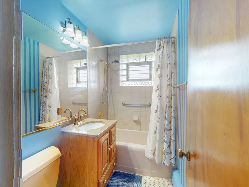 1161 W Grant Drive Des Plaines IL 60016