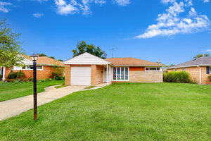 Photo of 1161 W Grant Drive Des Plaines IL 60016