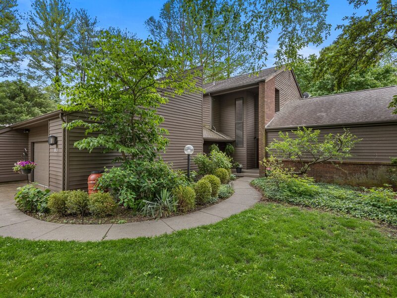 905 Barclay Court Champaign IL 61821