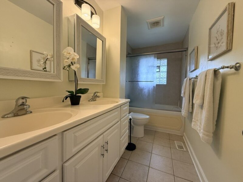 9 Greenwood Court Buffalo Grove IL 60089