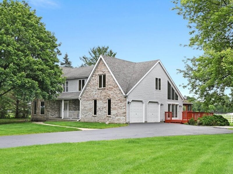 6 Palomino Drive St. Charles IL 60175