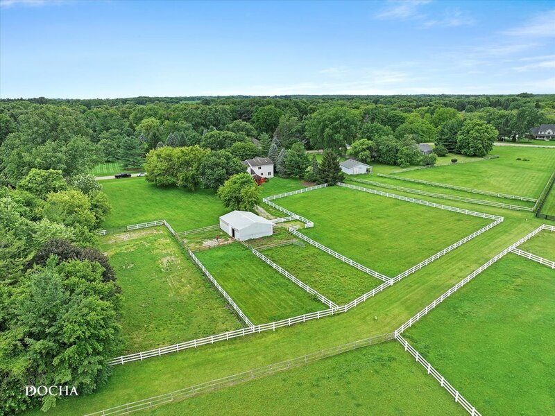 6 Palomino Drive St. Charles IL 60175