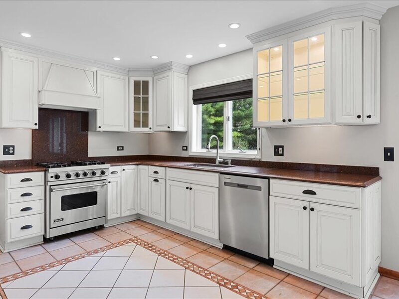 6 Palomino Drive St. Charles IL 60175
