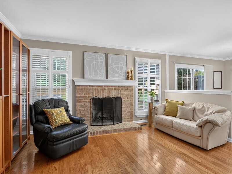 36098 N New Bridge Court Gurnee IL 60031