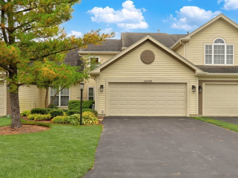36098 N New Bridge Court Gurnee IL 60031
