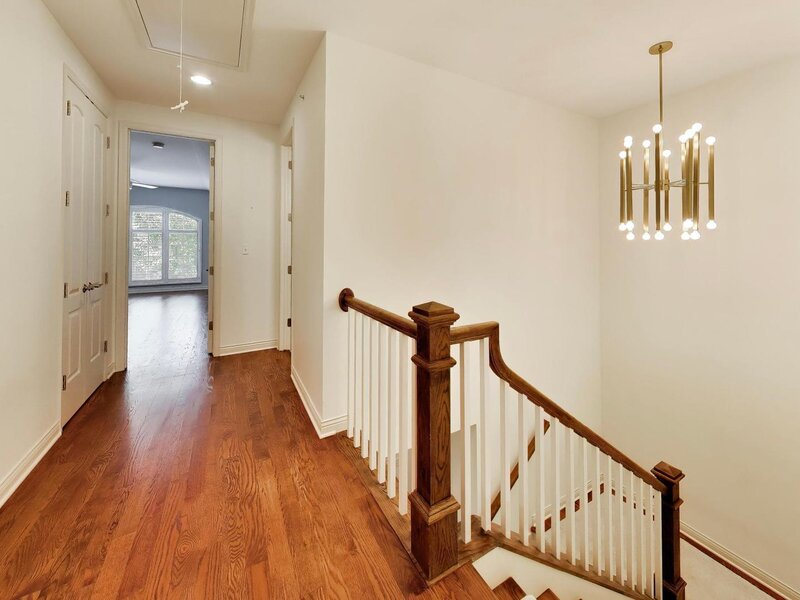 1213 W Charles Lane Westmont IL 60559