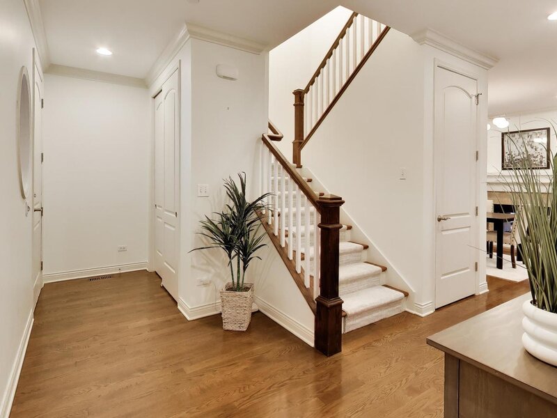 1213 W Charles Lane Westmont IL 60559