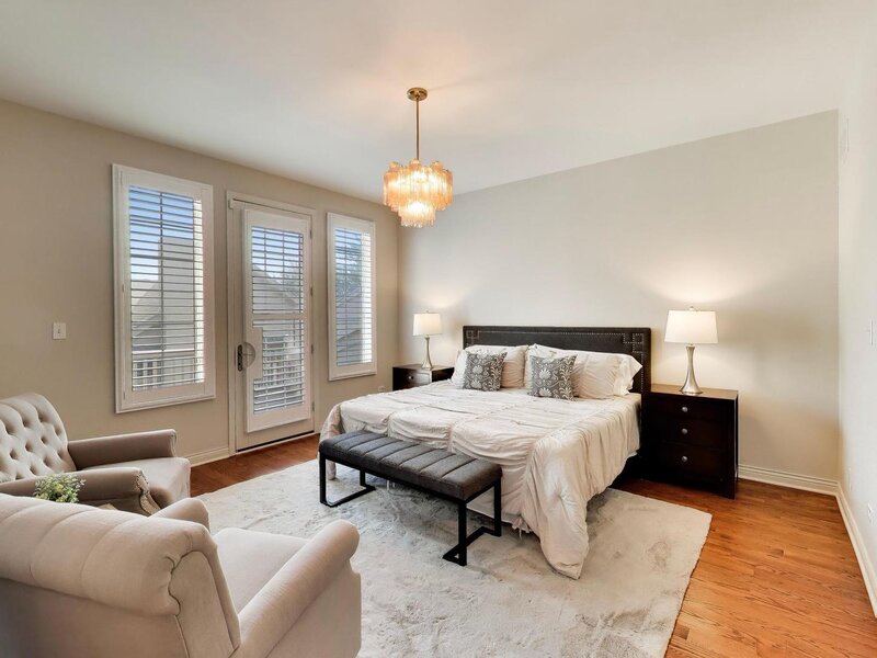 1213 W Charles Lane Westmont IL 60559
