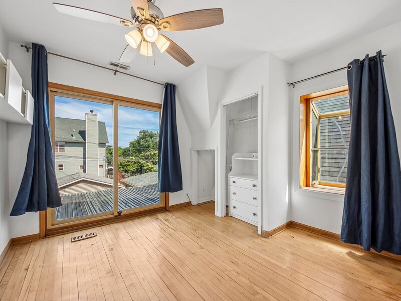 3819 N Kilpatrick Avenue Chicago IL 60641