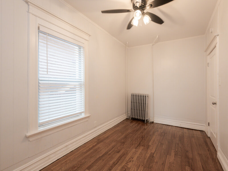 7653 S Saint Lawrence Avenue Chicago IL 60619