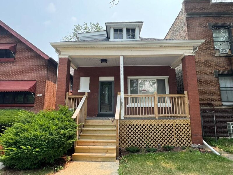 7653 S Saint Lawrence Avenue Chicago IL 60619
