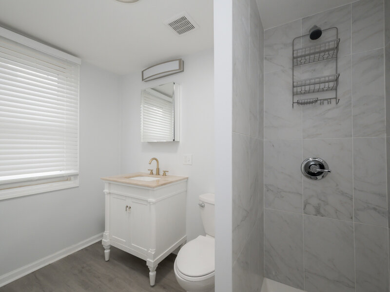 7653 S Saint Lawrence Avenue Chicago IL 60619