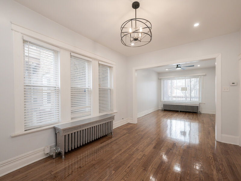 7653 S Saint Lawrence Avenue Chicago IL 60619