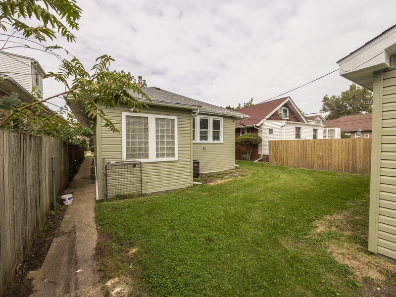 7617 S Crandon Avenue Chicago IL 60649