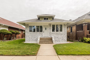 Photo of 7617 S Crandon Avenue Chicago IL 60649