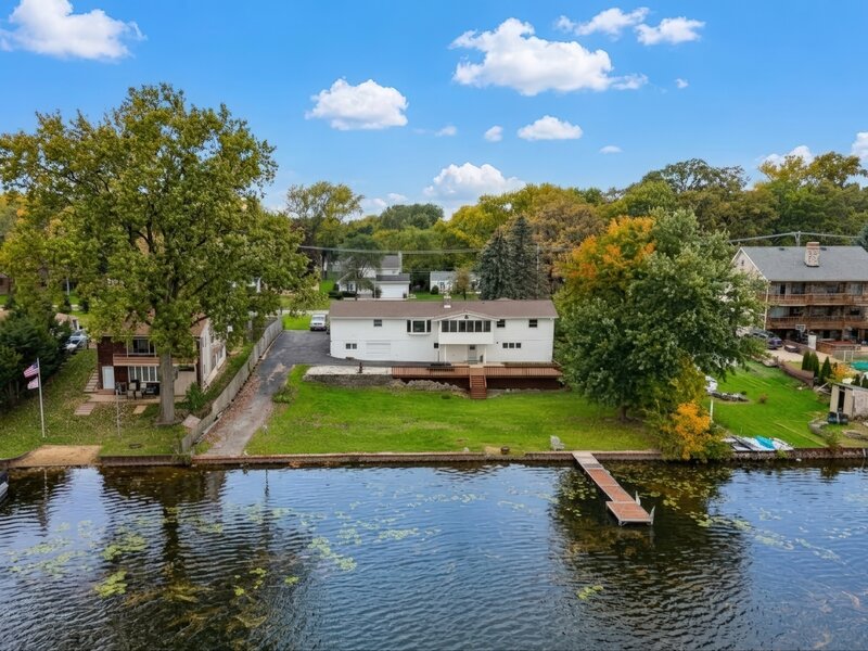 36897 N Nathan Hale Drive Lake Villa IL 60046