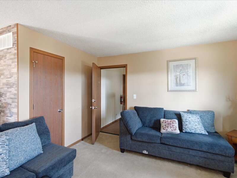 1056 Manchester Court South Elgin IL 60177