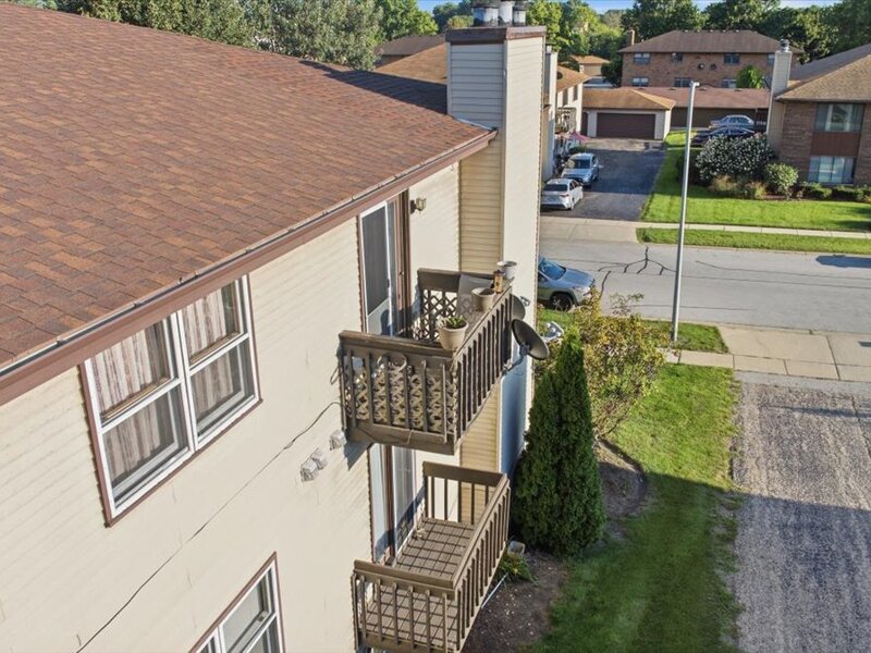 1056 Manchester Court South Elgin IL 60177