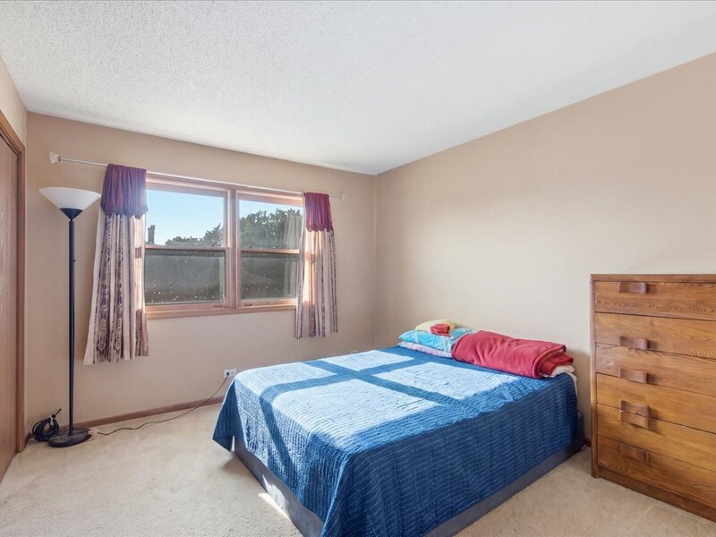 1056 Manchester Court South Elgin IL 60177