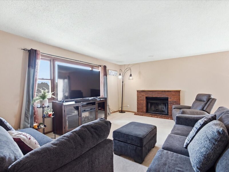 1056 Manchester Court South Elgin IL 60177