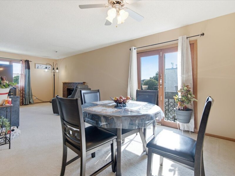 1056 Manchester Court South Elgin IL 60177