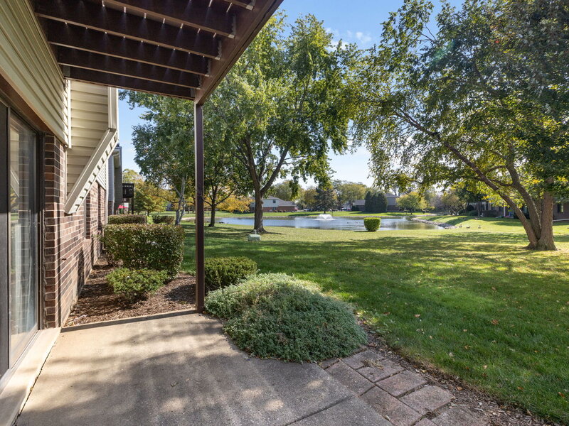 877 Cross Creek Drive Roselle IL 60172