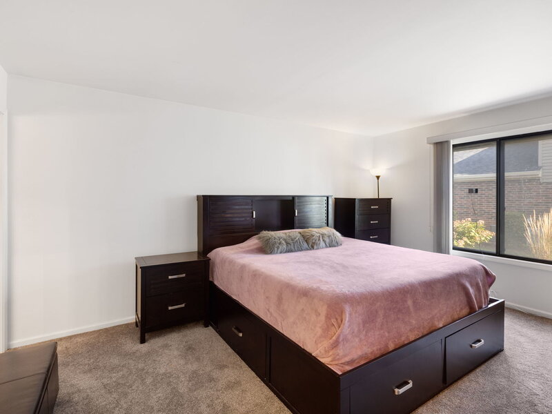 877 Cross Creek Drive Roselle IL 60172