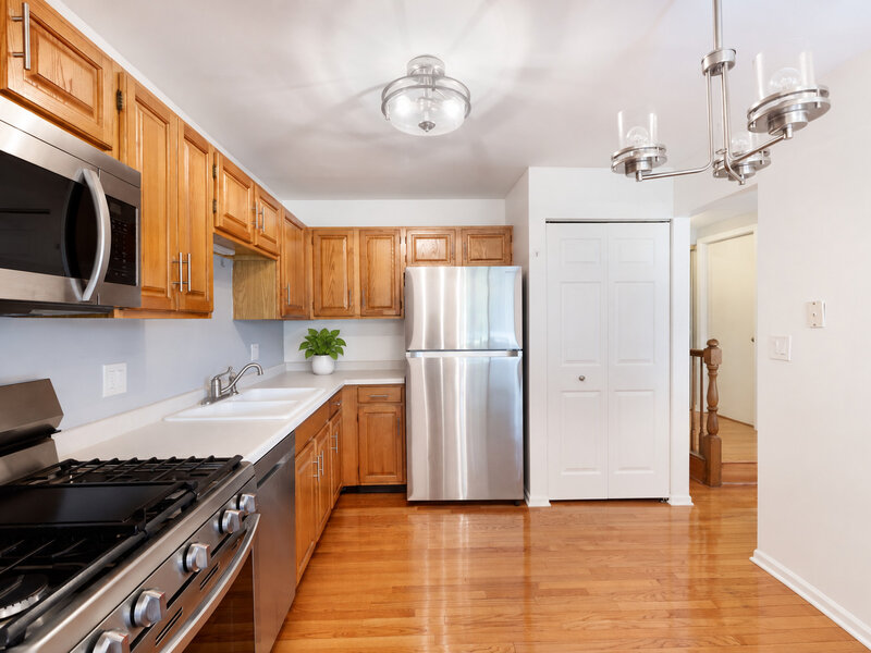 877 Cross Creek Drive Roselle IL 60172