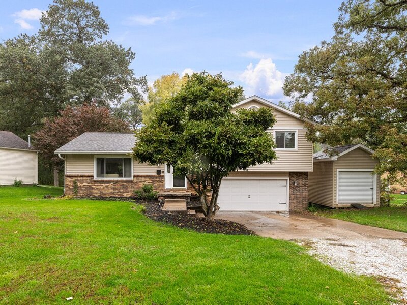 610 Forest Rd Road East Moline IL 61244