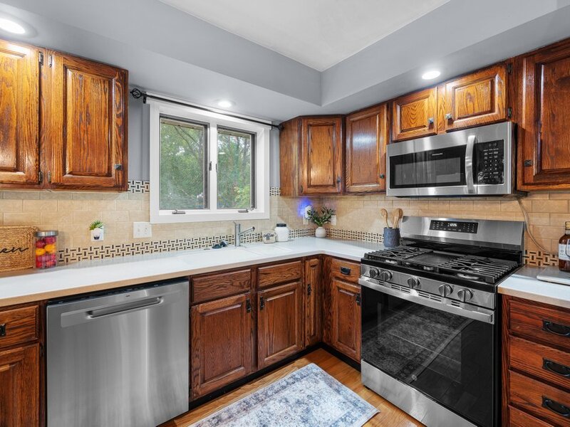 610 Forest Rd Road East Moline IL 61244