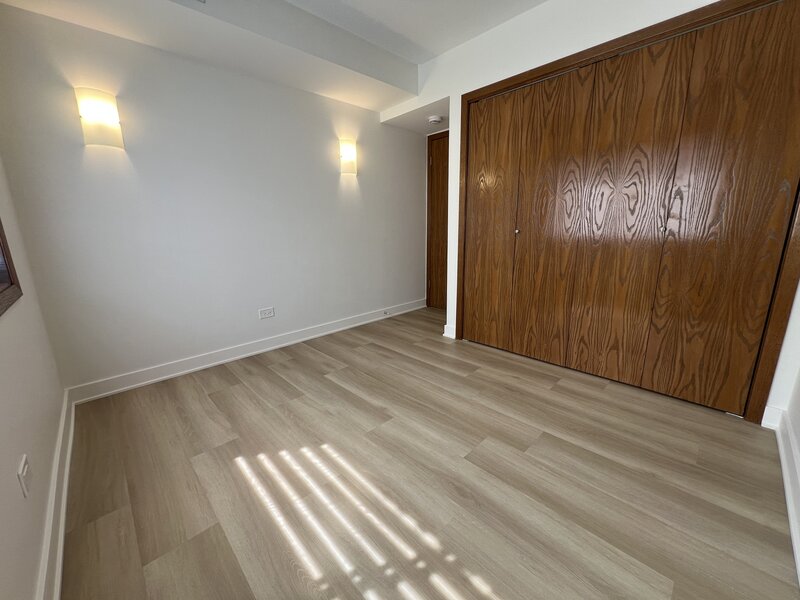 2416 W Foster Avenue Chicago IL 60625
