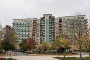Photo of 6420 Double Eagle Drive Woodridge IL 60517 Unit 302