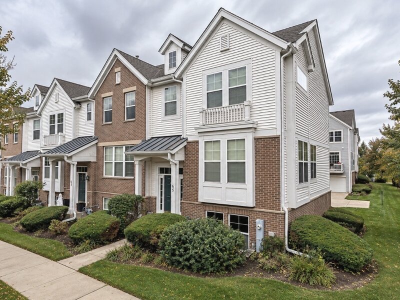 65 Veneto Court Streamwood IL 60107