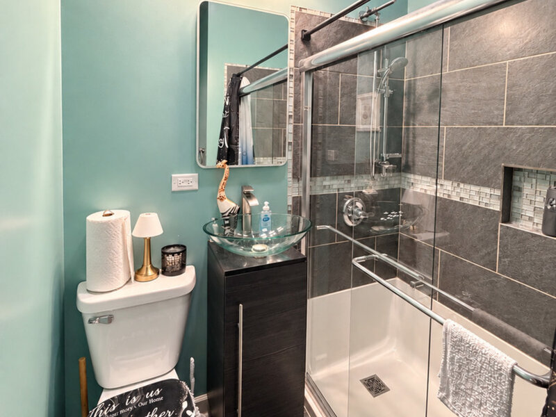3839 S Giles Avenue Chicago IL 60653