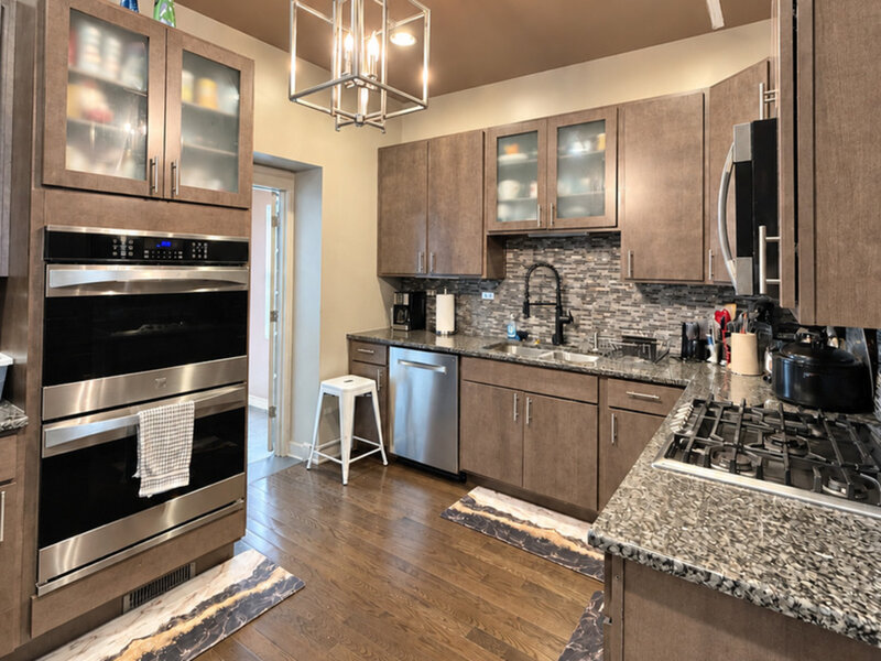 3839 S Giles Avenue Chicago IL 60653