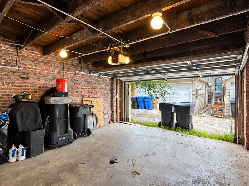 3839 S Giles Avenue Chicago IL 60653