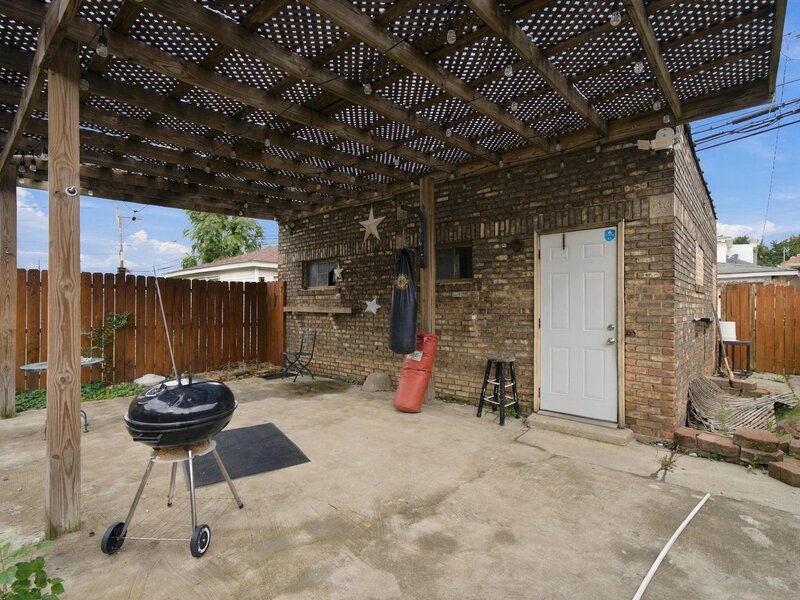 4862 W St Paul Avenue Chicago IL 60639