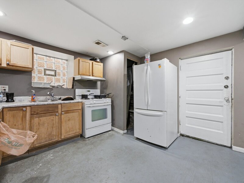 4862 W St Paul Avenue Chicago IL 60639