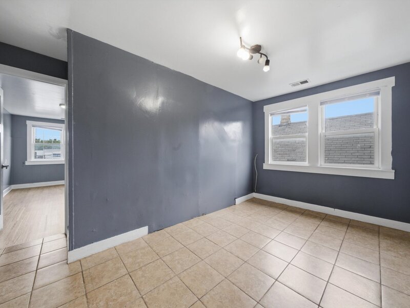 4862 W St Paul Avenue Chicago IL 60639