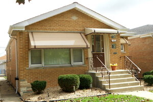 Photo of 8339 S Kenneth Avenue Chicago IL 60652
