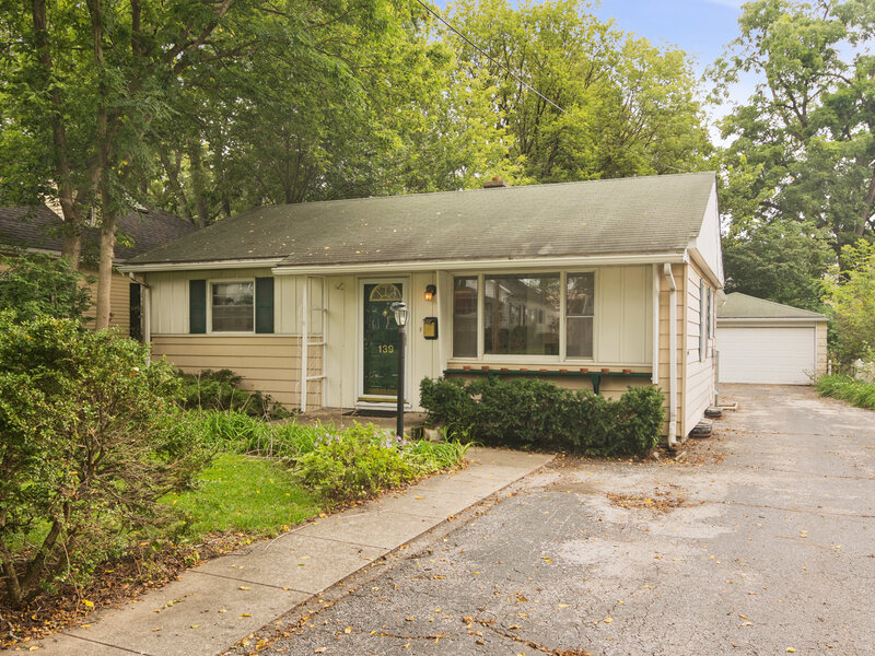 139 N Hager Avenue Barrington IL 60010