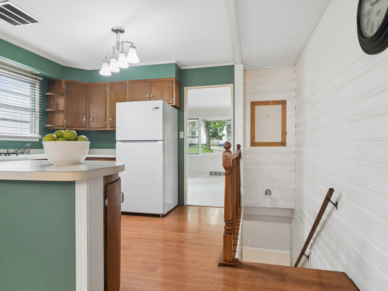 139 N Hager Avenue Barrington IL 60010