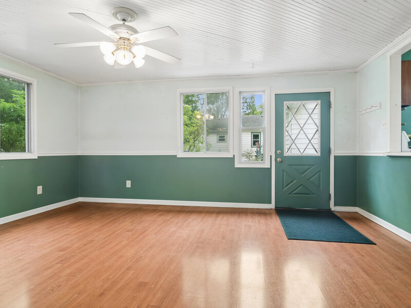 139 N Hager Avenue Barrington IL 60010
