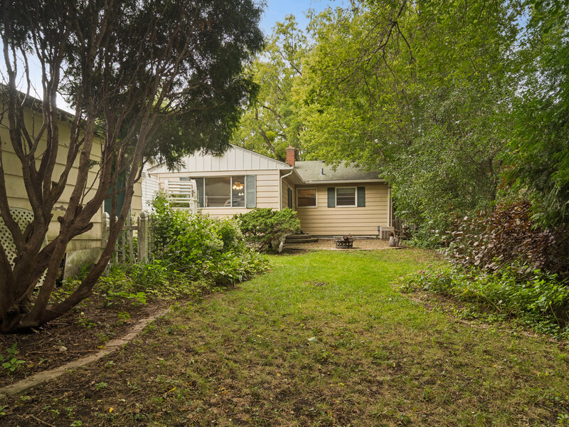139 N Hager Avenue Barrington IL 60010