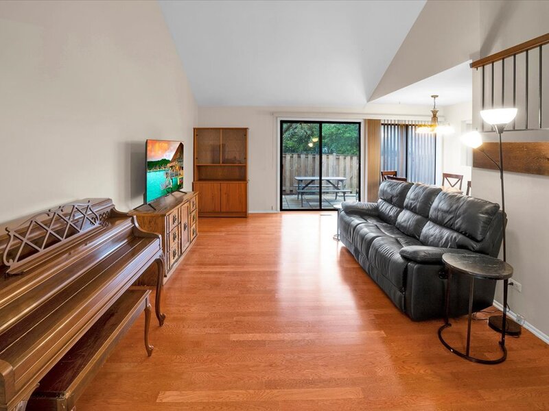 755 Biloxie Court Carol Stream IL 60188