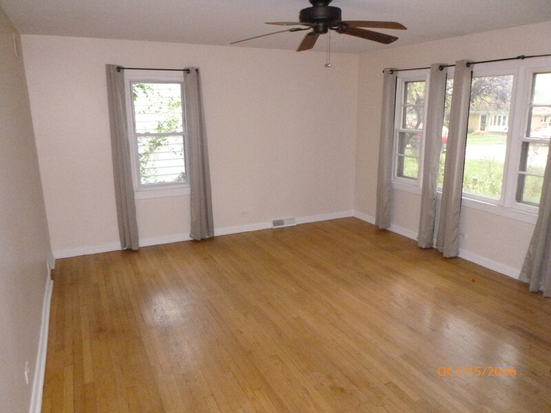 2 Edgewood Avenue Lombard IL 60148