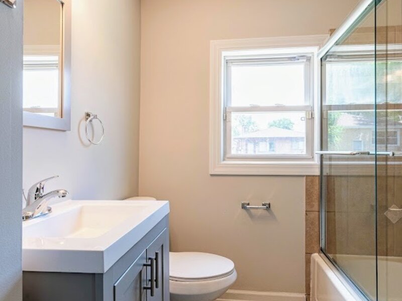 456 Greenbay Avenue Calumet City IL 60409