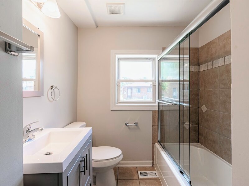 456 Greenbay Avenue Calumet City IL 60409
