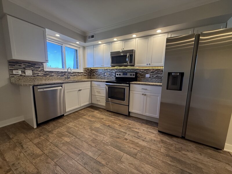 9386 Bay Colony Drive Des Plaines IL 60016